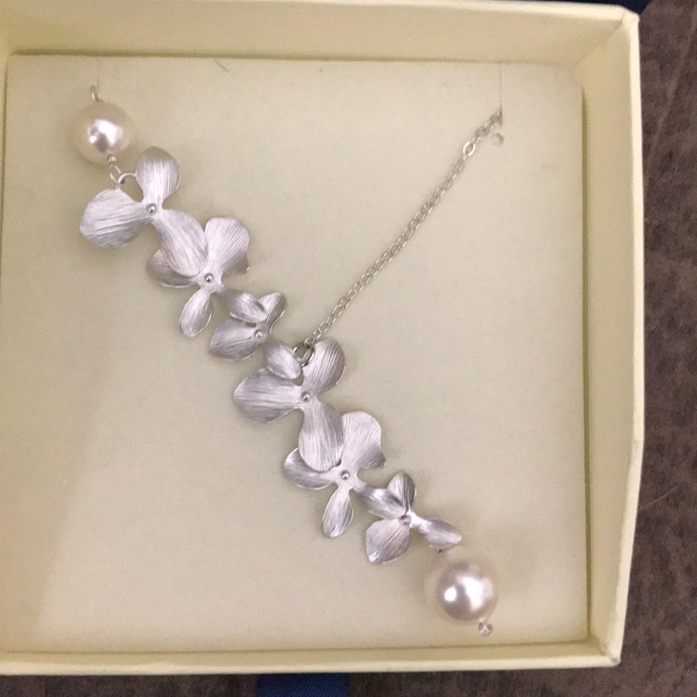 Necklace - Picture 2 of 3